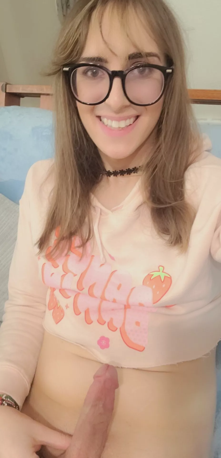 I'm home alone. Wanna cum have some fun?