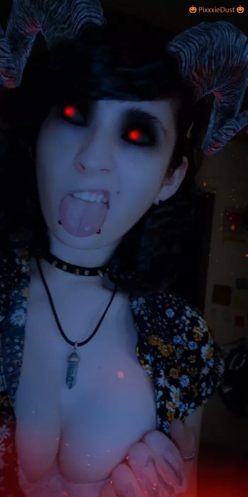 I'm hoping this counts! Who says spooky can't be hot ππ¦ I literally can't wait for Halloween. ~ Follow for more spoopy content ~ π I'm hoping this counts! Who says spooky can't be hot ππ¦ I literally can't wait for Halloween. ~ Follow for more spoopy content ~ π