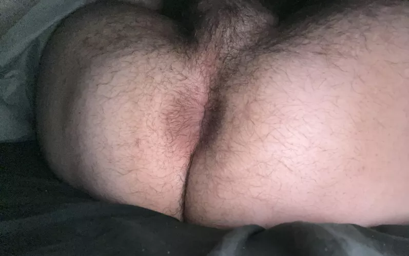 Iβm horny! Who wants to breed my hairy hole?ππ