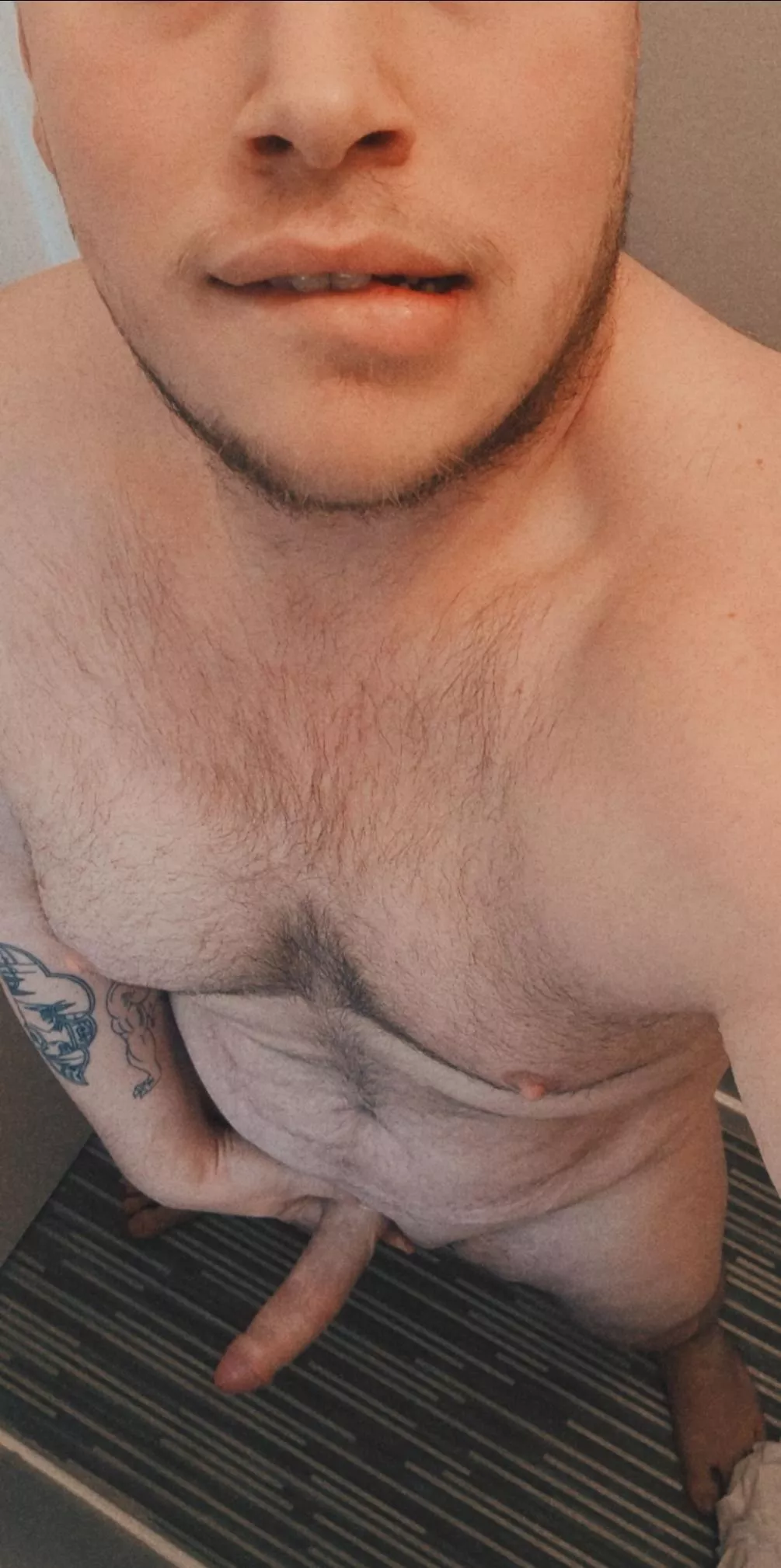 I'm in isolation someone come keep me company 😏😜 [m29]