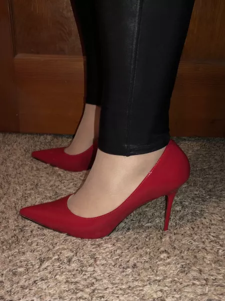 Iβm in love with these red pumps.