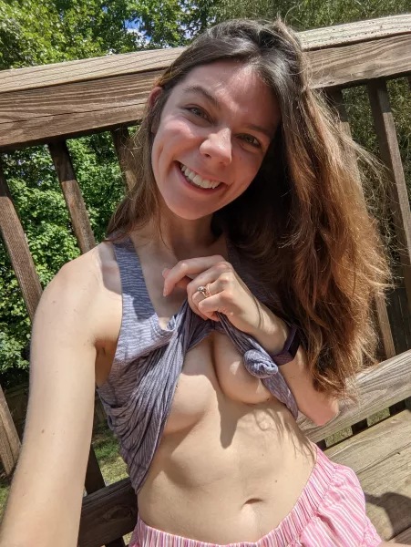 I'm just a natural girl, with extra perky tits! 🥰 I'm just a natural girl, with extra perky tits! 🥰