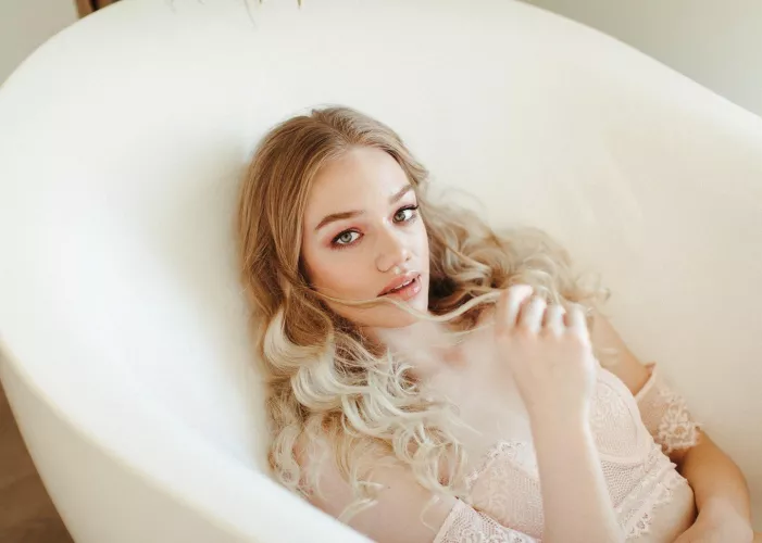 Iโm looking at you like this. What am I thinking? Iโm looking at you like this. What am I thinking?