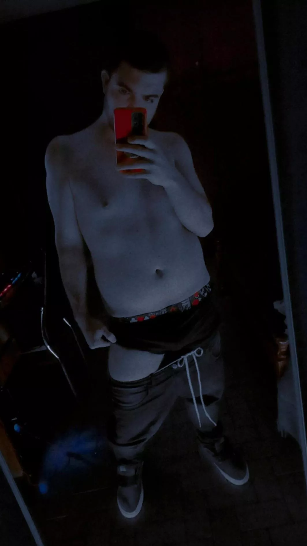 Im looking for a Chubby to play 🎮🐷. Anyone hot here 🔥 ? Chat me to have fun 😈