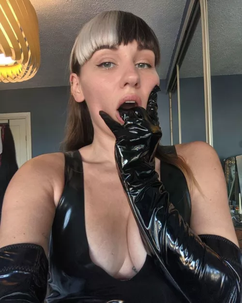 I’m looking for a serious and loyal sissy to feminine and also I’m a perfect dominant mistress I gat time for all my submissive slave here who are willing to be dominate and worship me as there mistress