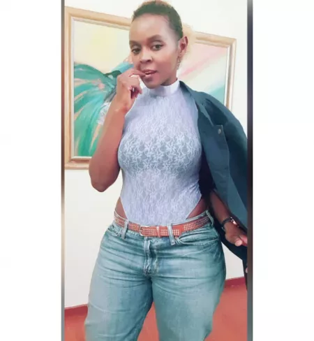 I’m looking for someone who’s just as horny as me to play with [33F]