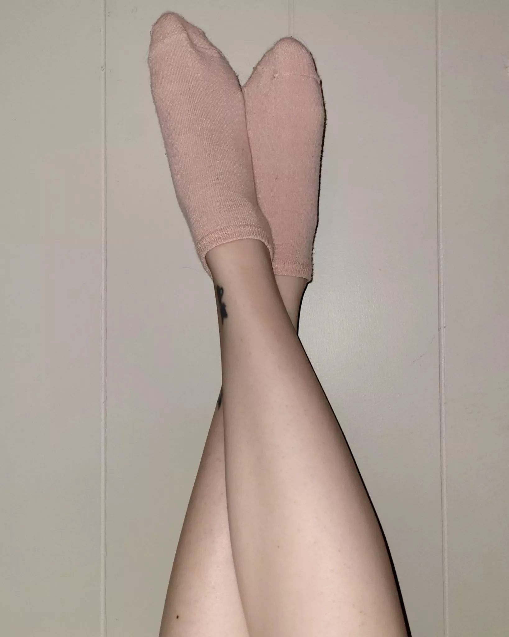 I'm loving these cute pink socks! I almost hate to get them all sweaty and smelly...almost 😉 [Selling] these, DM if interested!