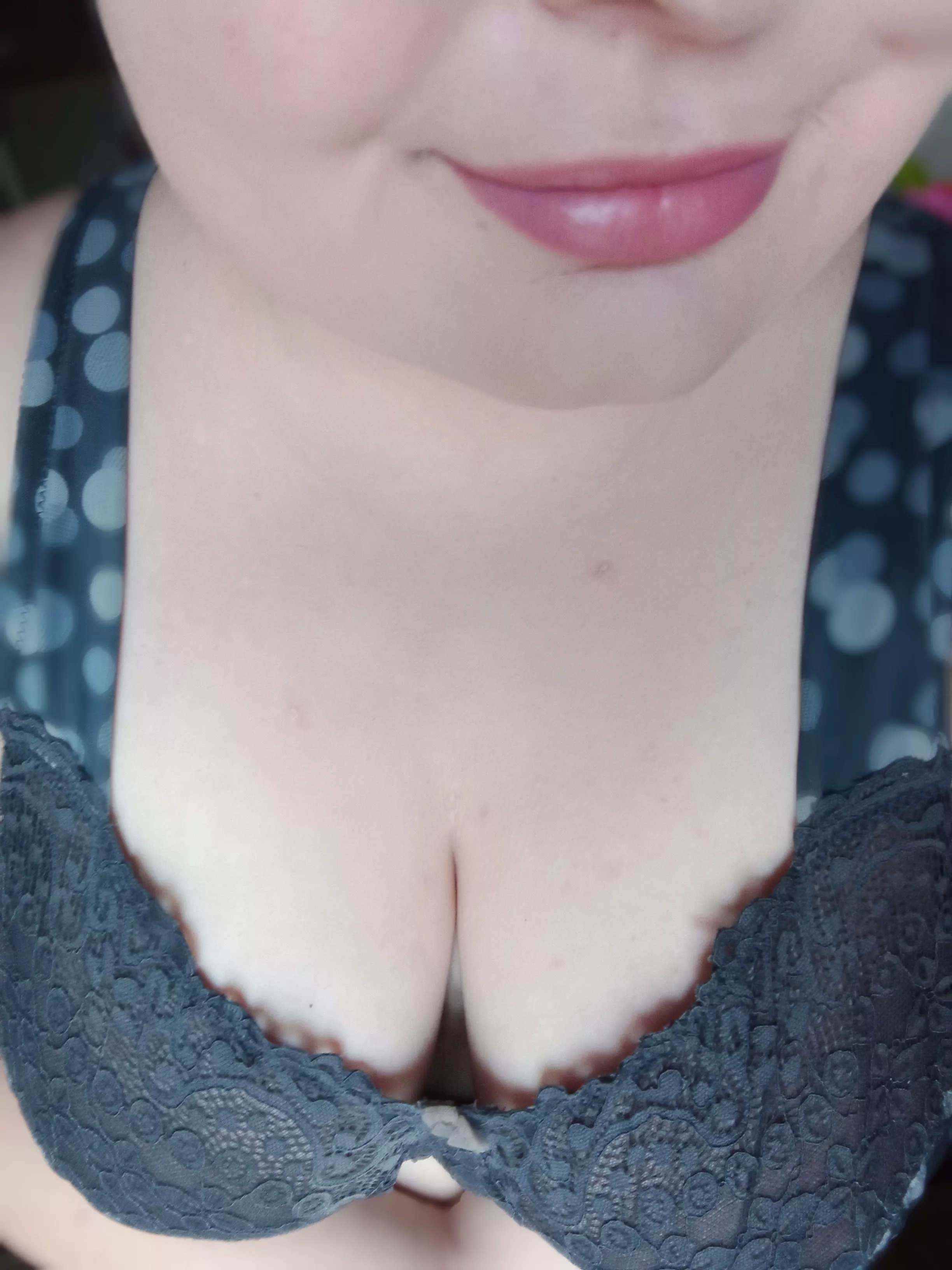 I'm new here, just wanted to say hi! :)