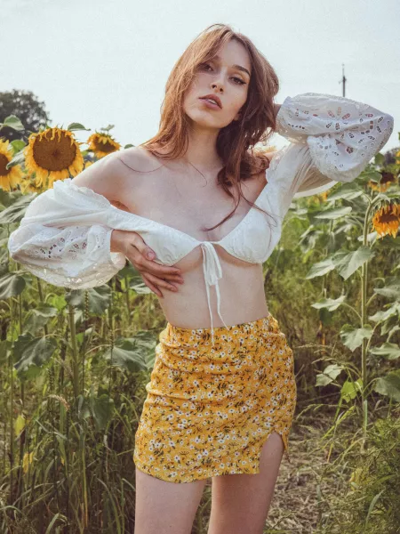 I'm not allowed to go to school in such a sunny skirt. 😭