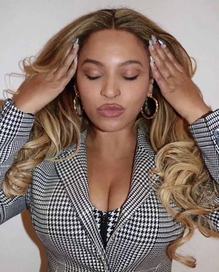 I’m not kidding when I say I could goon for hours for goddess Beyoncé I’d love it if she’d give me a dominant joi, hopefully some buds can help me out I’m not kidding when I say I could goon for hours for goddess Beyoncé I’d love it if she’d give me a dominant joi, hopefully some buds can help me out