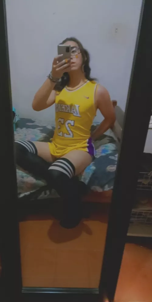 Im not tall enough to be good at basketball, but does the jersey fit good on me?