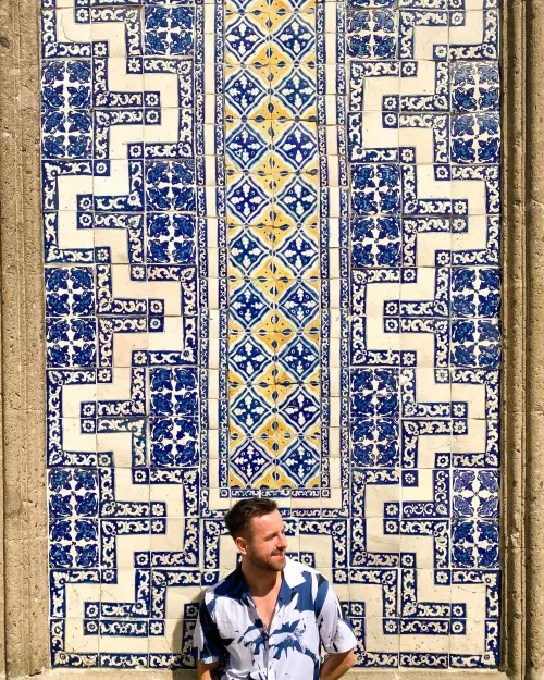 I’m on vacation in Mexico and yes, the drapes matches the carpet 💙