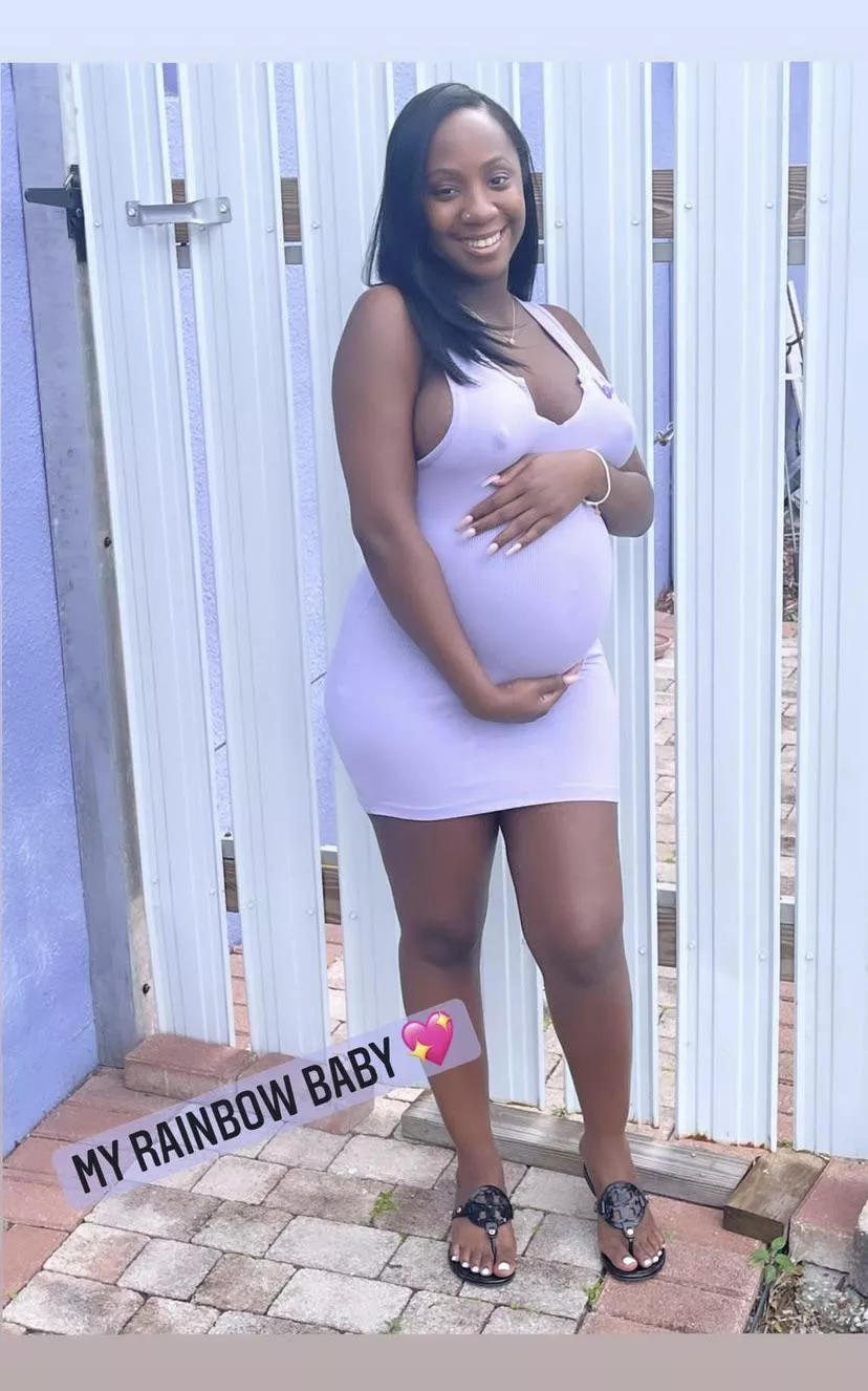 I’m ready to pop!💥 I’m ready to pop!💥