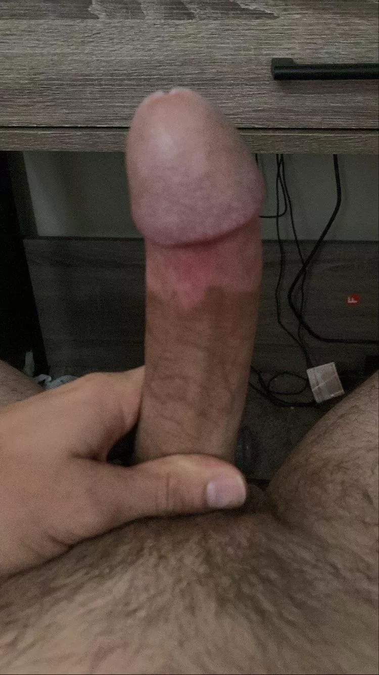 I’m really horny and looking for woman to have some fun with!! ;)