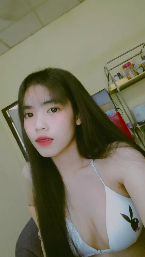 Im sexy legal but I would fuck everyone who like my cute body