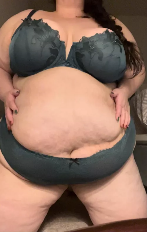 Iโm shy about my belly. Do you like it? Iโm shy about my belly. Do you like it?