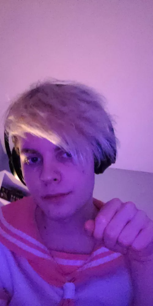 I'm shy pls hug me 🥺