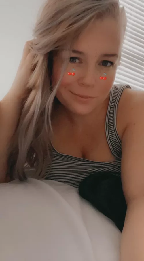 I’m sleepy but I can’t sleep… tell me a bedtime story?