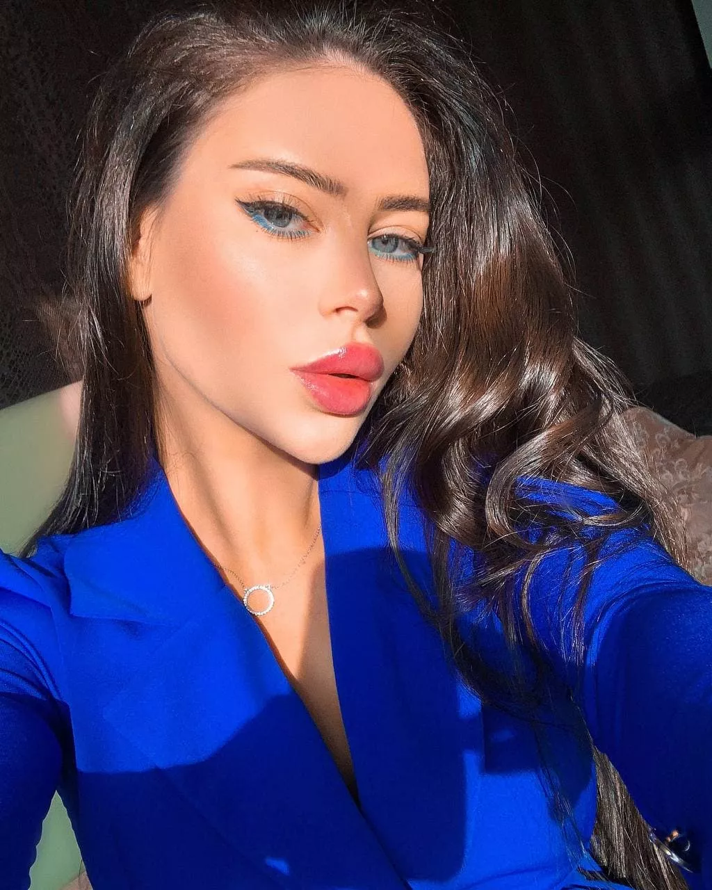 I'm so hotI can warm you up in cold weather I'm so hotI can warm you up in cold weather