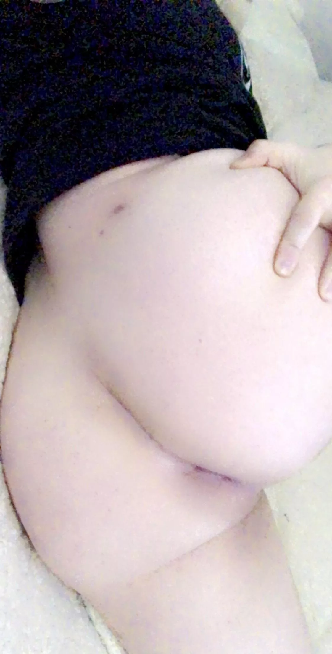 im so pale lol i need 2 bIack men to come make me an Oreo cookie ☺️