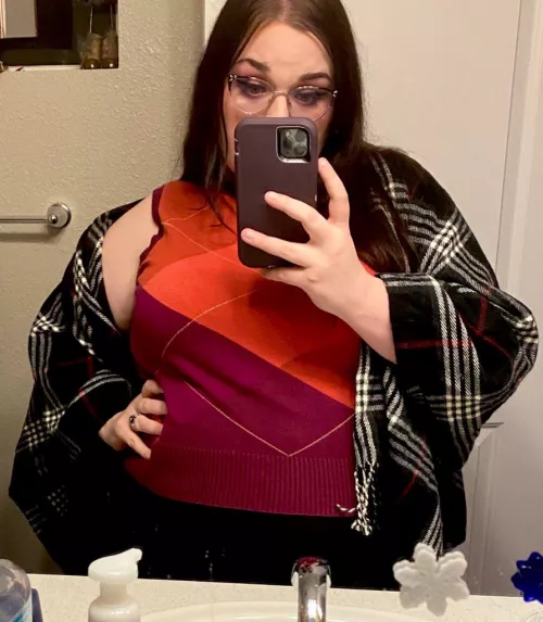 Iβm soft as hell, why donβt you come find out how squishy I am?