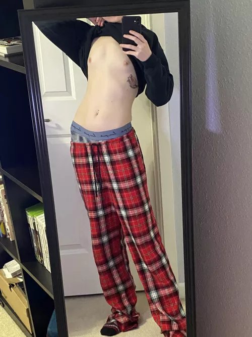 I’m starting to think my boobs are actually just flat 🥺🙈