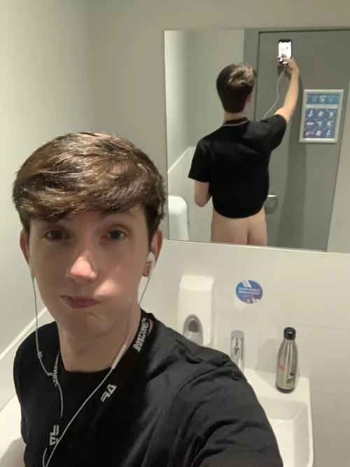 Iβm the boy next door that likes to get spit roasted in the locker room