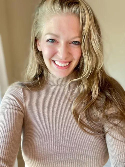 I'm the friendly mom next door š