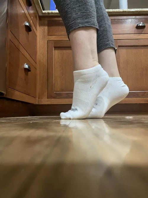 I’m too short to reach the top shelves alone