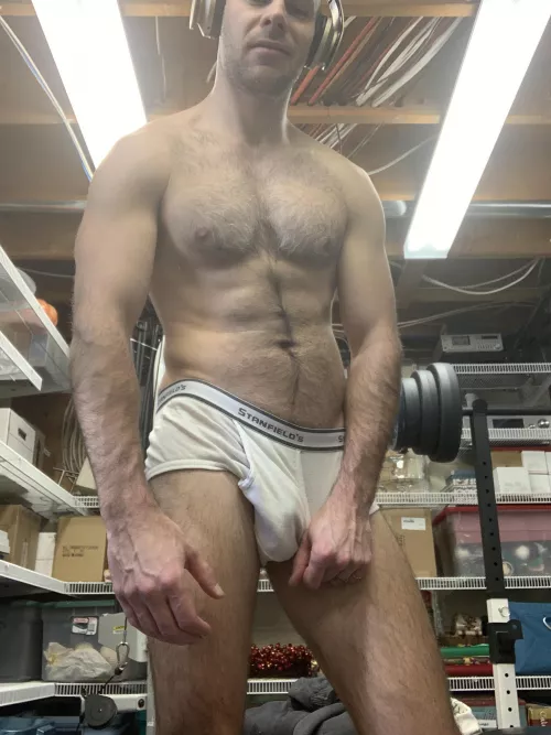 I’m up for some fun with a fellow bro.