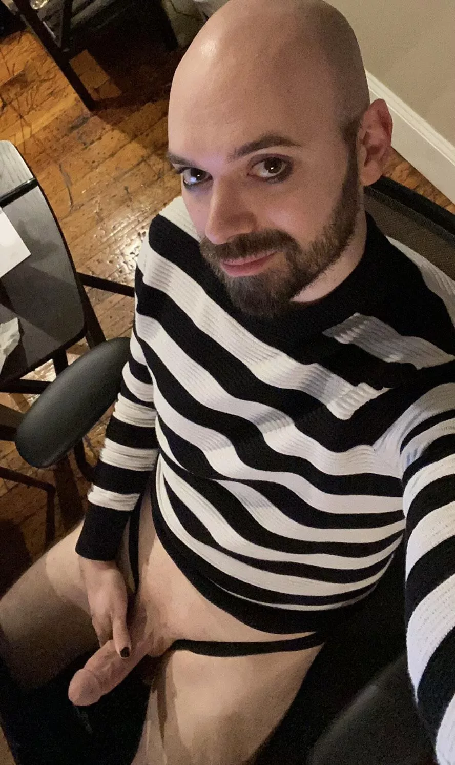 I’m up late playing again, when I should be sleeping! DM me to chat and tell me to get sleep, or give me a reason to stay up!