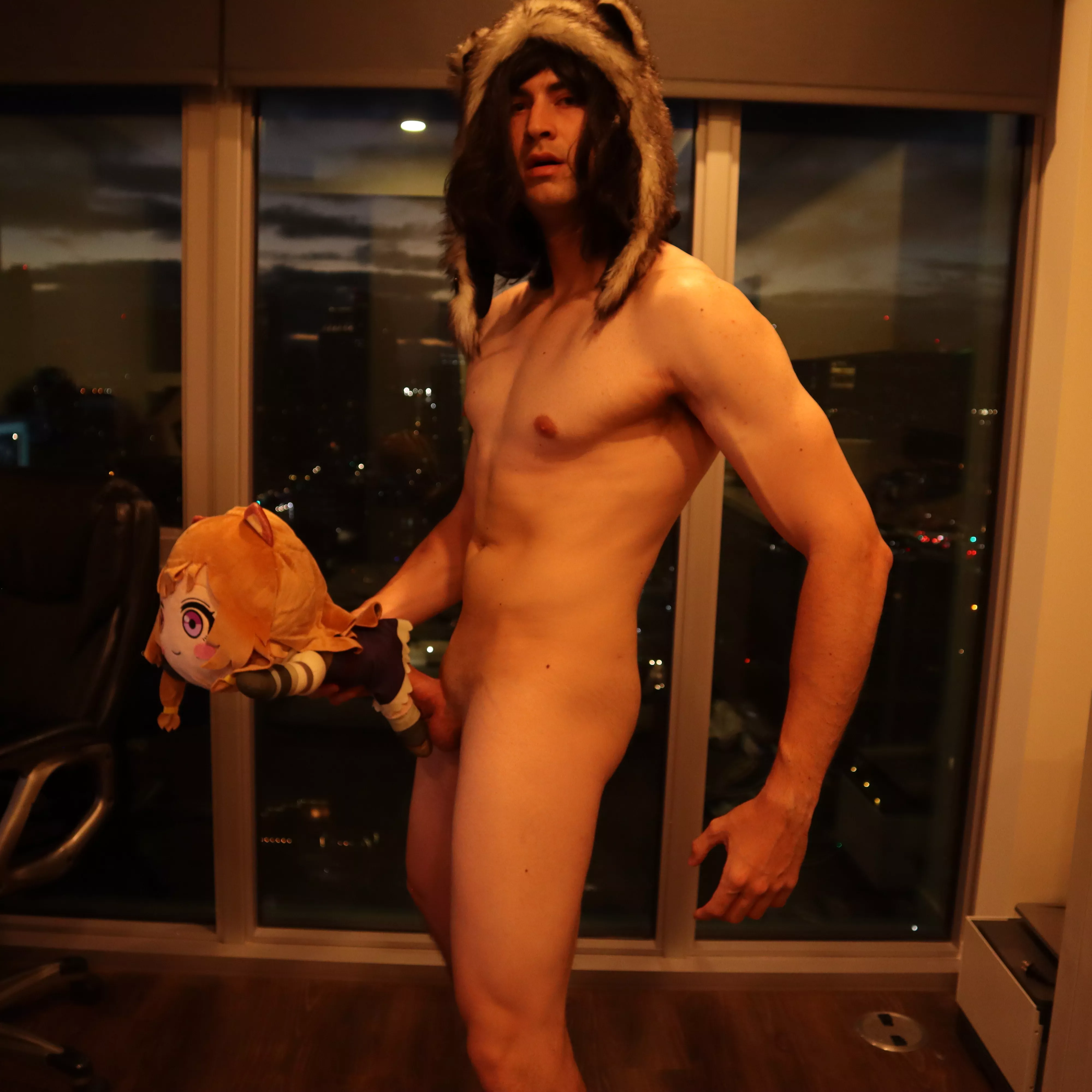 I'm watching Rising of the Shield Hero tonight and got horny ¯\_(ツ)_/¯