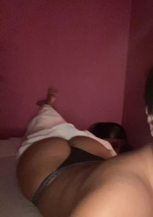 [image] The male masseuse I see is hot and this is how I set myself up before he comes in, I don’t know how to make it clear I want him. suggestions ??