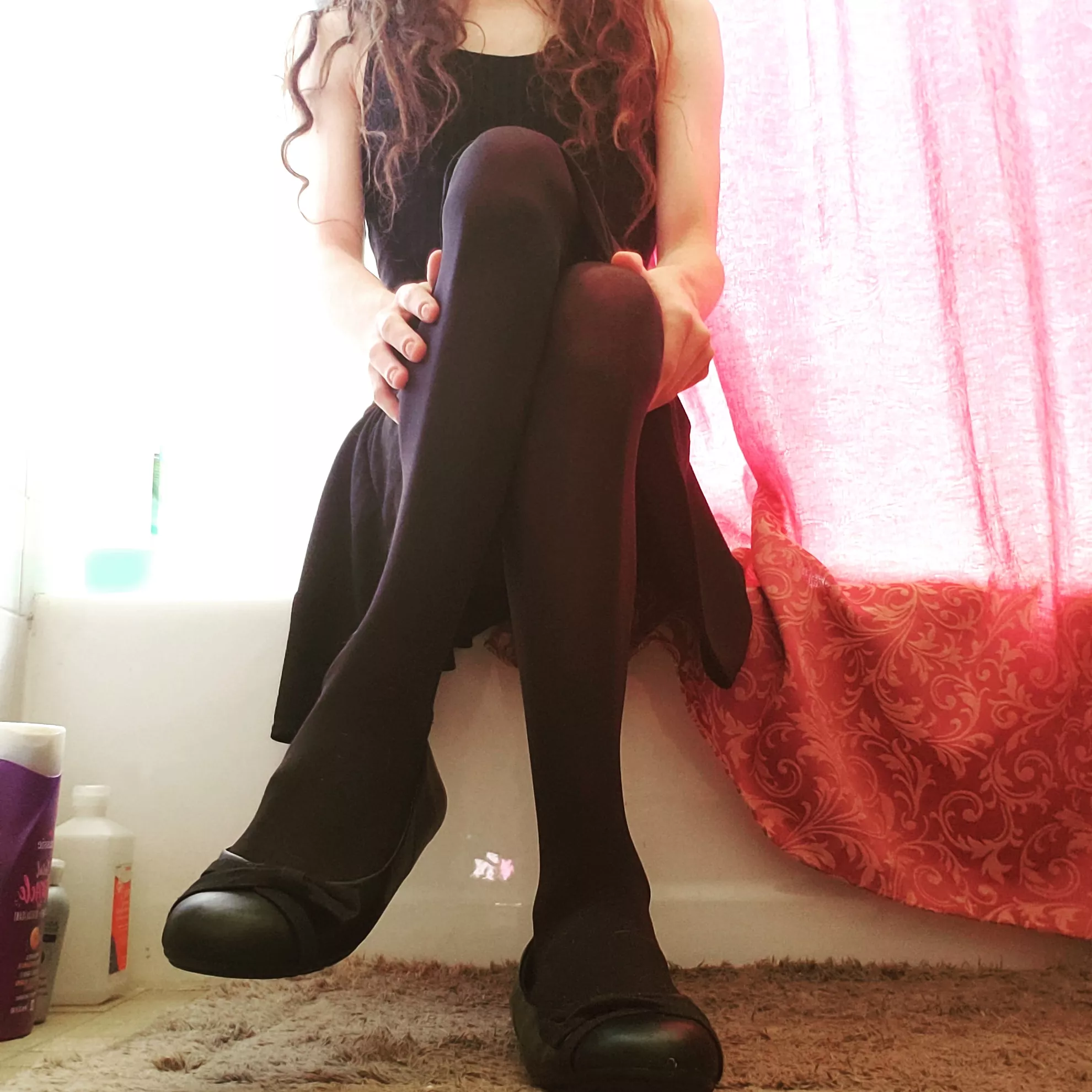 Imagine if I could straddle your throbbing cock, Daddy 💕