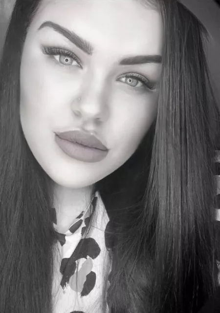 Imagine me sending you selfies all day 😉👄😈 Imagine me sending you selfies all day 😉👄😈