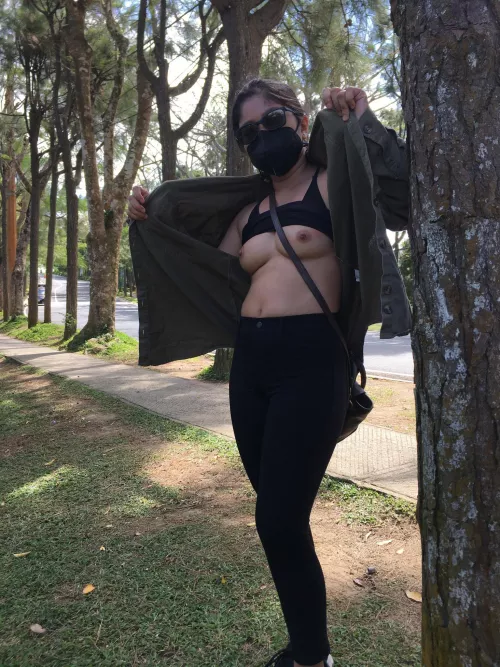 [IMG] I was not really prepared when that cute guy on the hiking trail suddenly asked me to flash for him…I did it anyway!