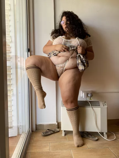 In case anyone around wants a soft plump gf ;) In case anyone around wants a soft plump gf ;)