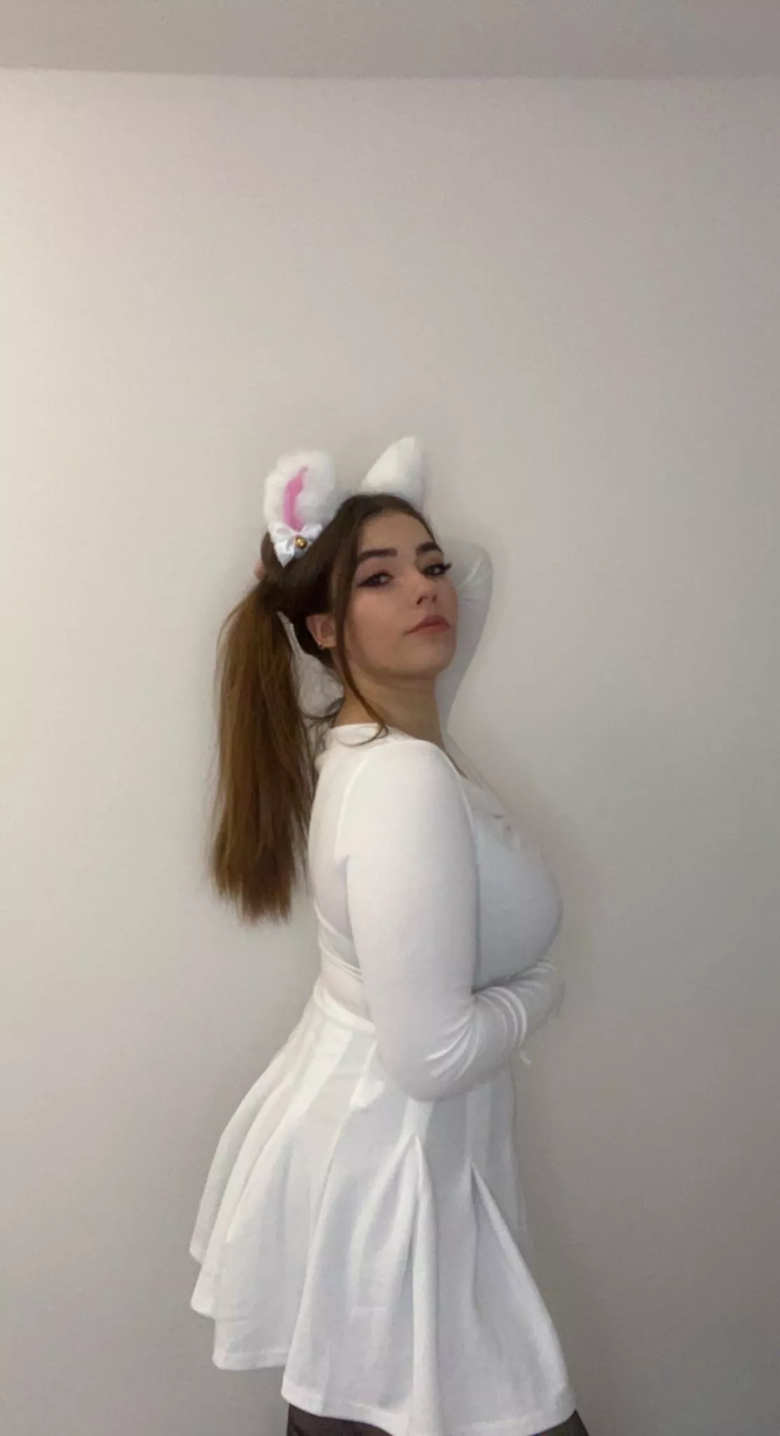 In desperate need of headpats??