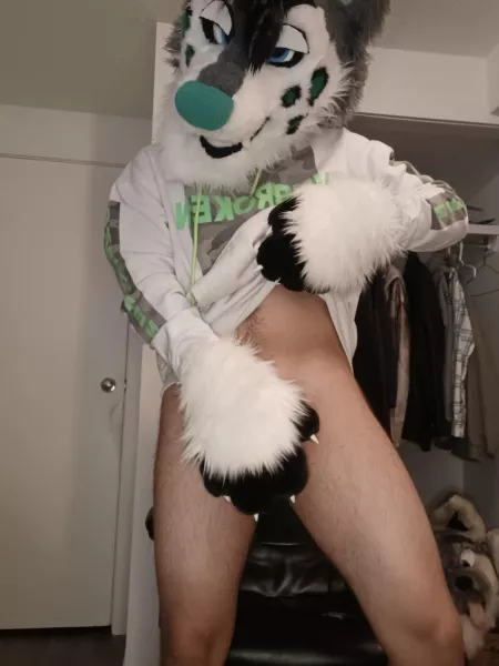 In heat for his mate~ π₯ (@sinfulsolas)