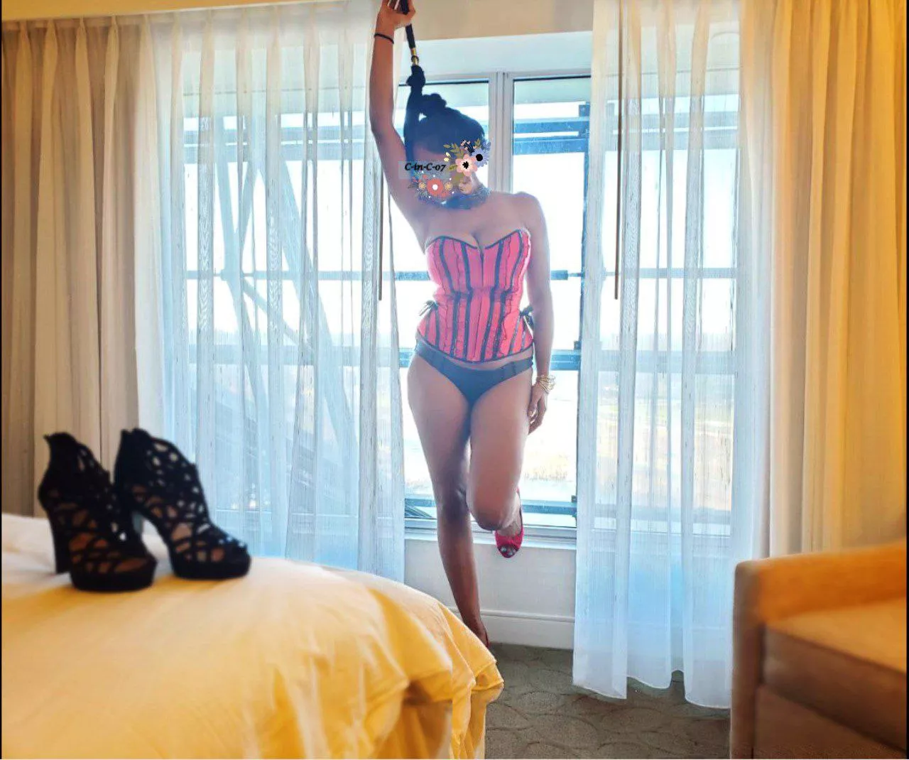 In love with my new corset ! (F)