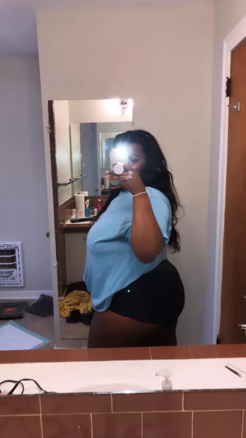 In my natural habitat while robbing men😅 [selling]