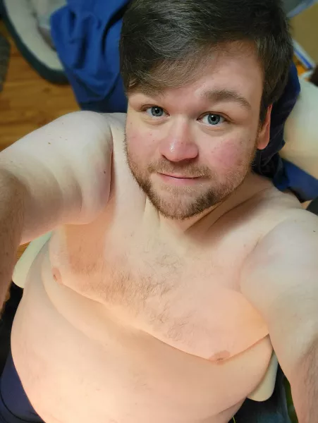 In need of a sexy chaser to rub my belly and pinch my nips. ๐ In need of a sexy chaser to rub my belly and pinch my nips. ๐
