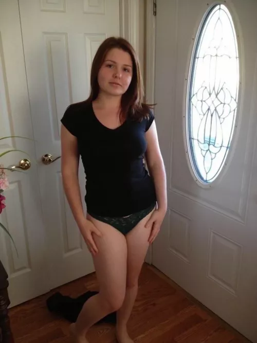 In need of an older perv to adore me 💕 In need of an older perv to adore me 💕