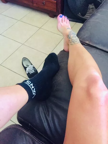 In need of some foot love πβΊοΈππ In need of some foot love πβΊοΈππ