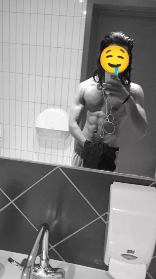 In the mood to punish a beta😈