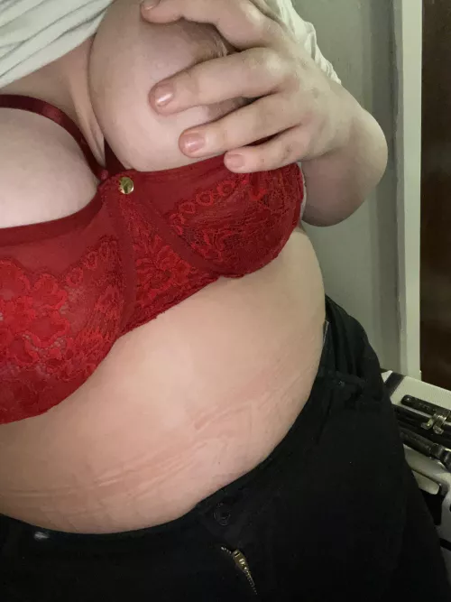 Interact if you’d fuck me 😈