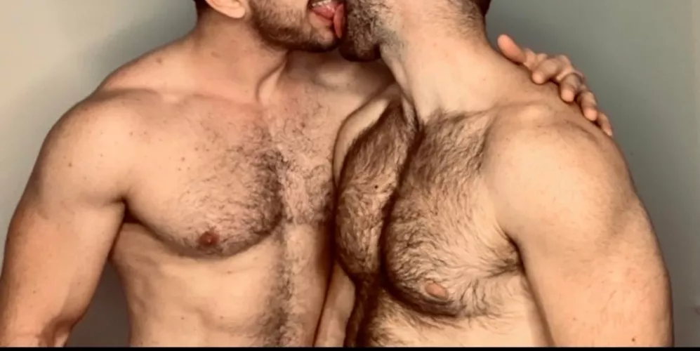 Introducing my boyfriend. Would you like to see more? 😎