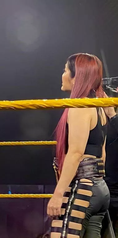 Io Shirai thong Io Shirai thong