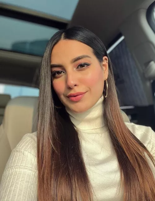 Iqra Aziz Iqra Aziz