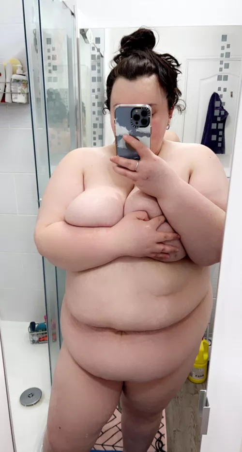 Is a full body pic better than a close up? ππ